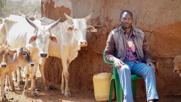 Äthiopischer Viehzüchter mit seinen Tieren 