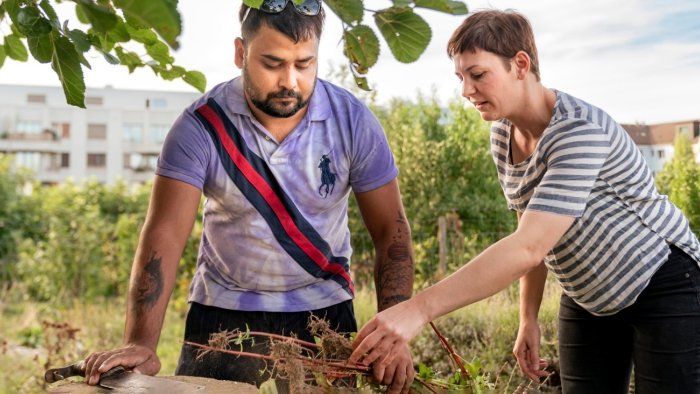 HEKS Neue Gärten: Gemeinsam gärtnern – Integration durch Gartenarbeit 