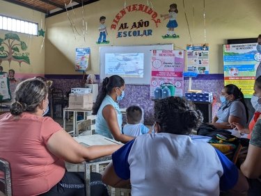 Kurs für das Personal an der Schule Nueva Generación del Amparo im Bundesstaat Apure, Venezuela.