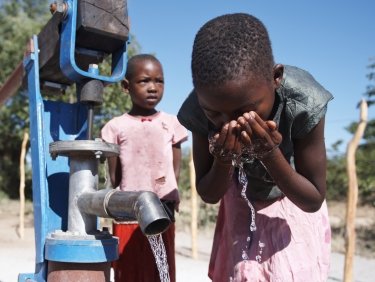 Trinkwasser und verbesserte Hygienepraxis für 20 Dörfern 